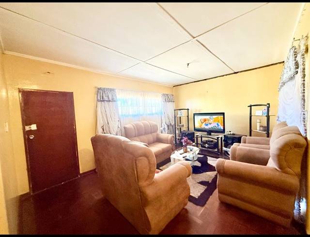 3 BEDROOM HOUSE FOR SALE IN VANDERBIJLPARK CW 4